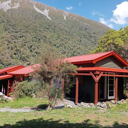 Rata Lodge Accommodation Otira Esterno foto